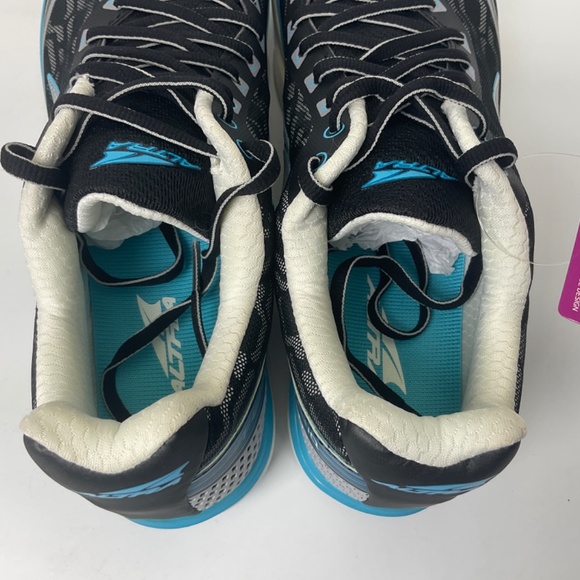 Altra Black and Blue Athletic Shoes - Picture 11 of 14